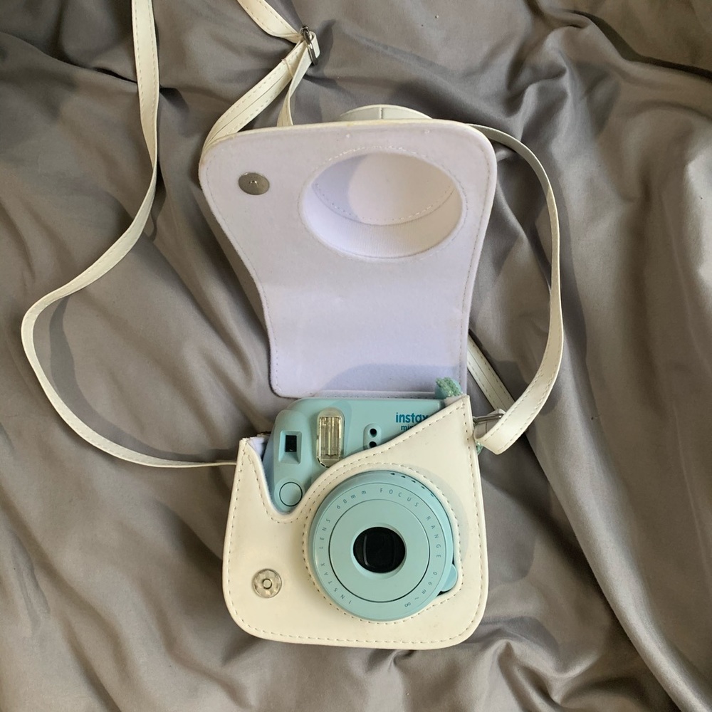 Mint Blue Polaroid Lightly Used